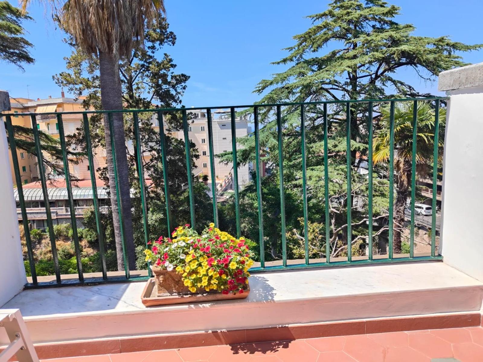 ホテル Casa Enzina ソレント エクステリア 写真