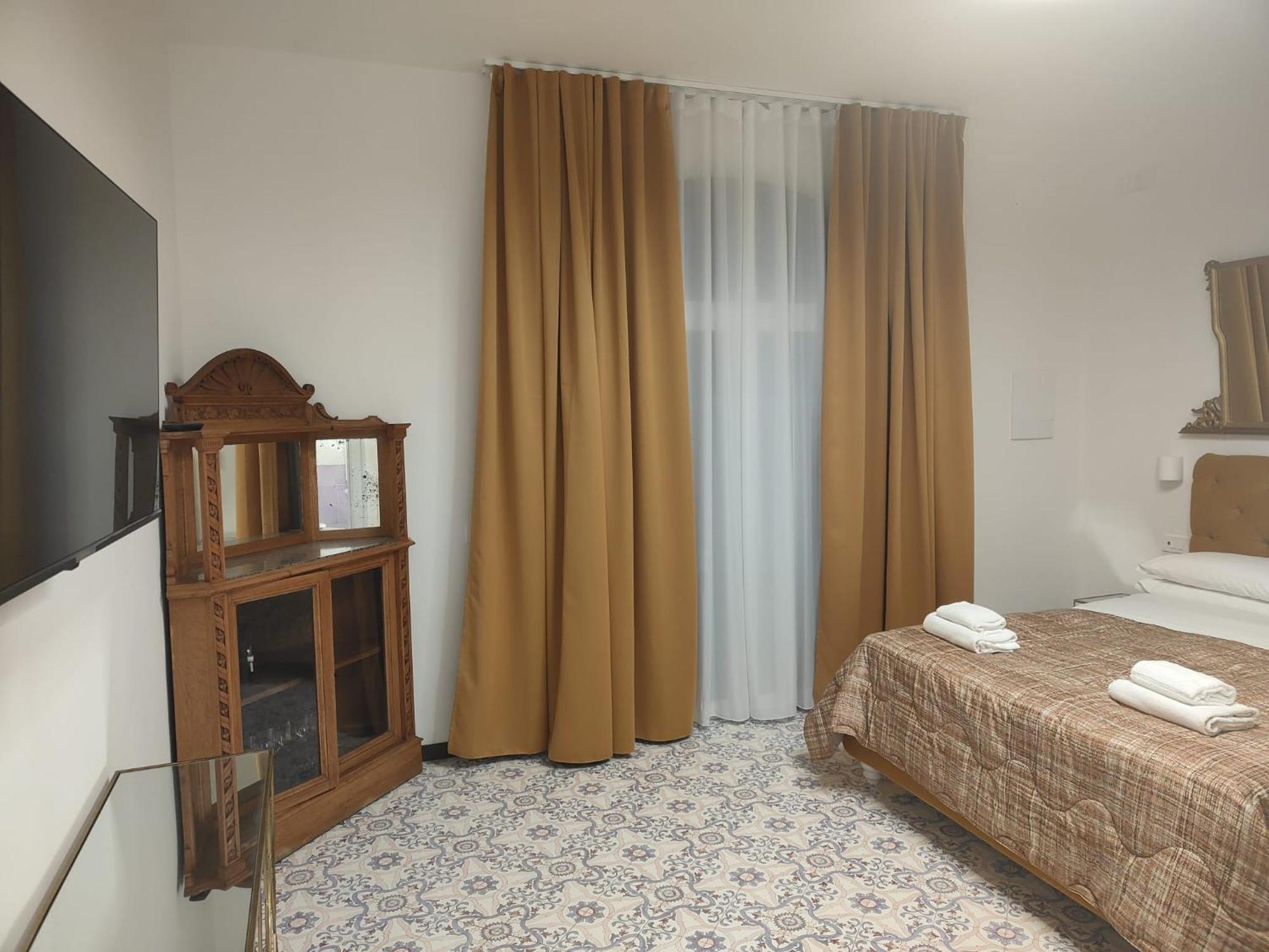 ホテル Casa Enzina ソレント エクステリア 写真